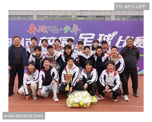 足球明星为学子送祝福愿你们考试顺利梦想成真勇攀高峰